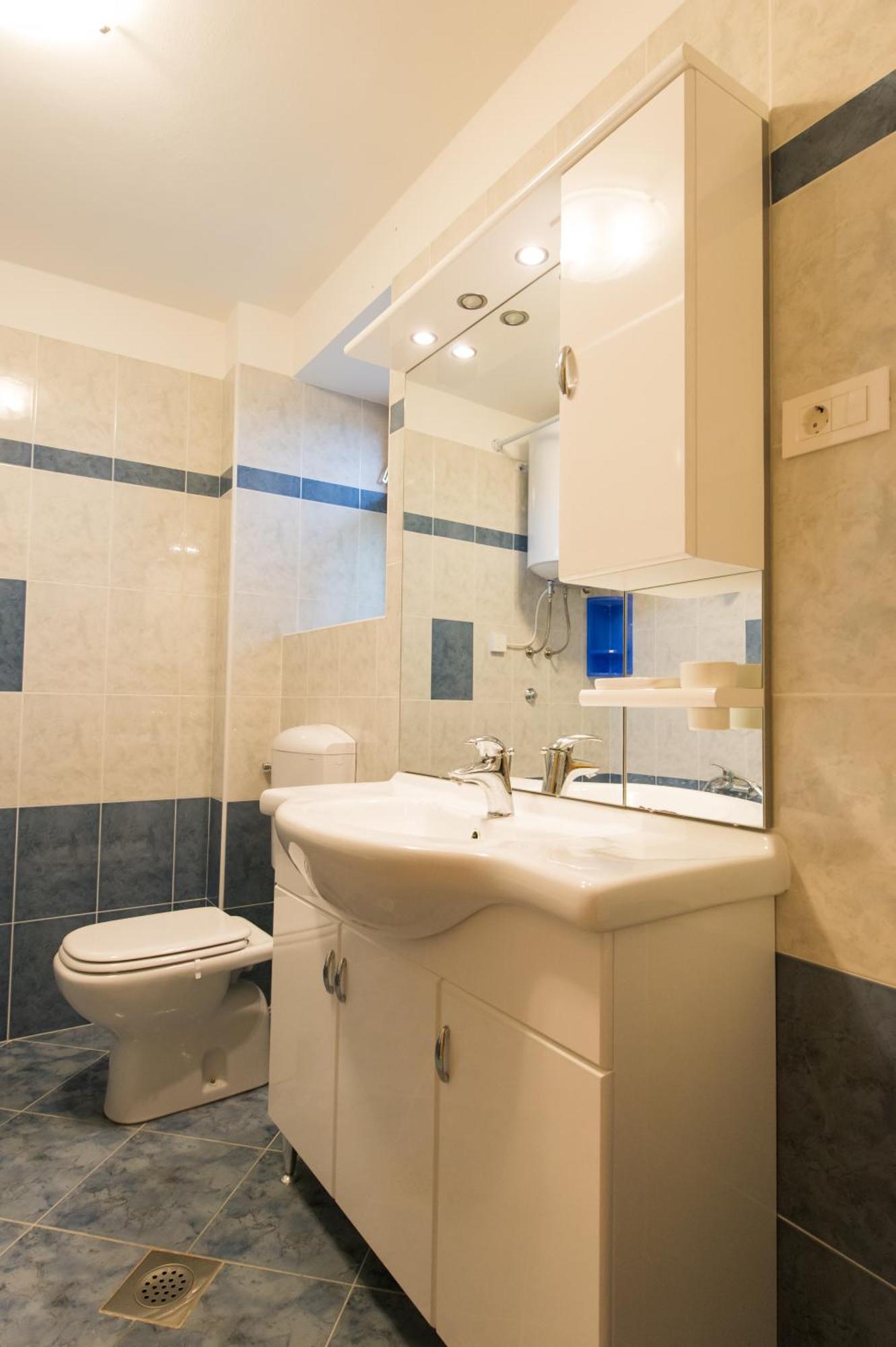 House Vera Hum Экстерьер фото